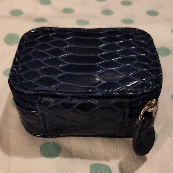 NWOT! Pill Container/Organizationer - Picture 3 of 9